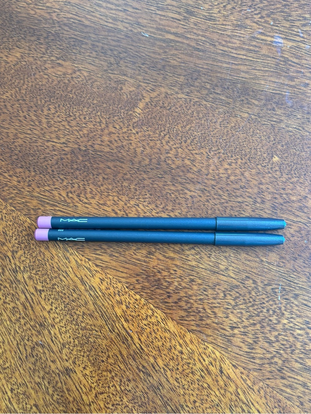 2 MAC Lip Liner Duo in Edge to Edge Shade - Picture 3 of 5